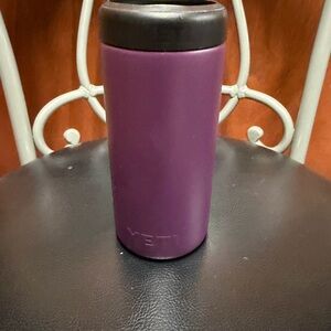 Yeti Plum Travel Mug with Black Lid